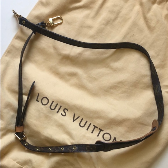 Louis Vuitton bowling style bag. - Picture 9 of 10